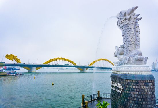 峴港