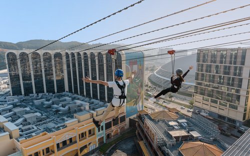 「澳門飛索」世界首個沉浸式城市高空滑索娛樂景點